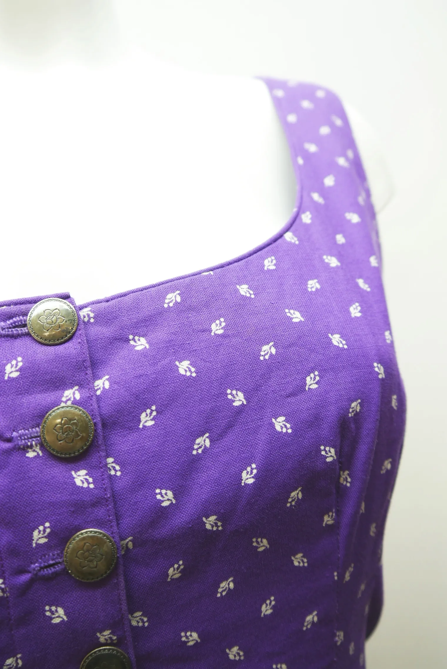 Feinmuster Vintage Dirndl lila von Oma handgenäht mit Schürze Gr.44