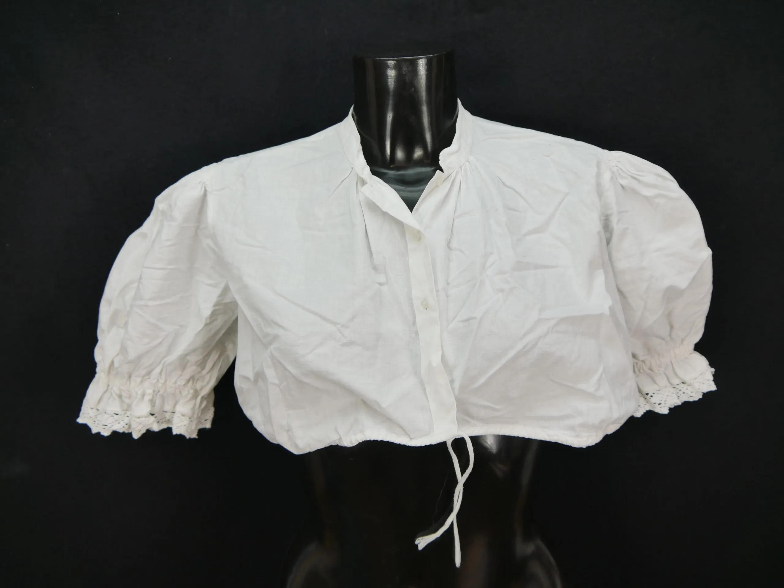 Gr.44 Dirndlbluse süße Bluse für Dirndl mit Spitze Trachtenbluse B8351