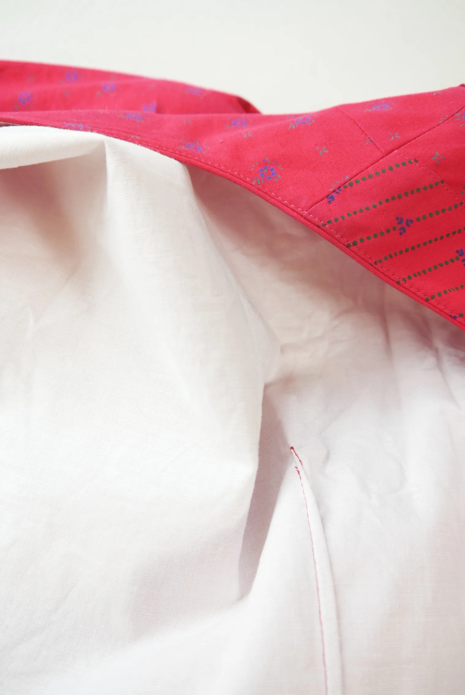 Herrlich rot Baumwolle mit Puffärmel fesches Dirndl mit Schürze Gr.38