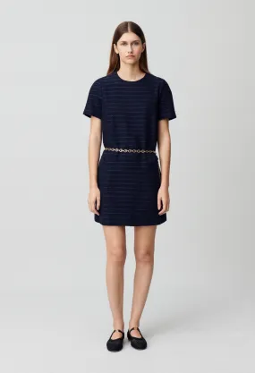 Kurzes gestreiftes Kleid
