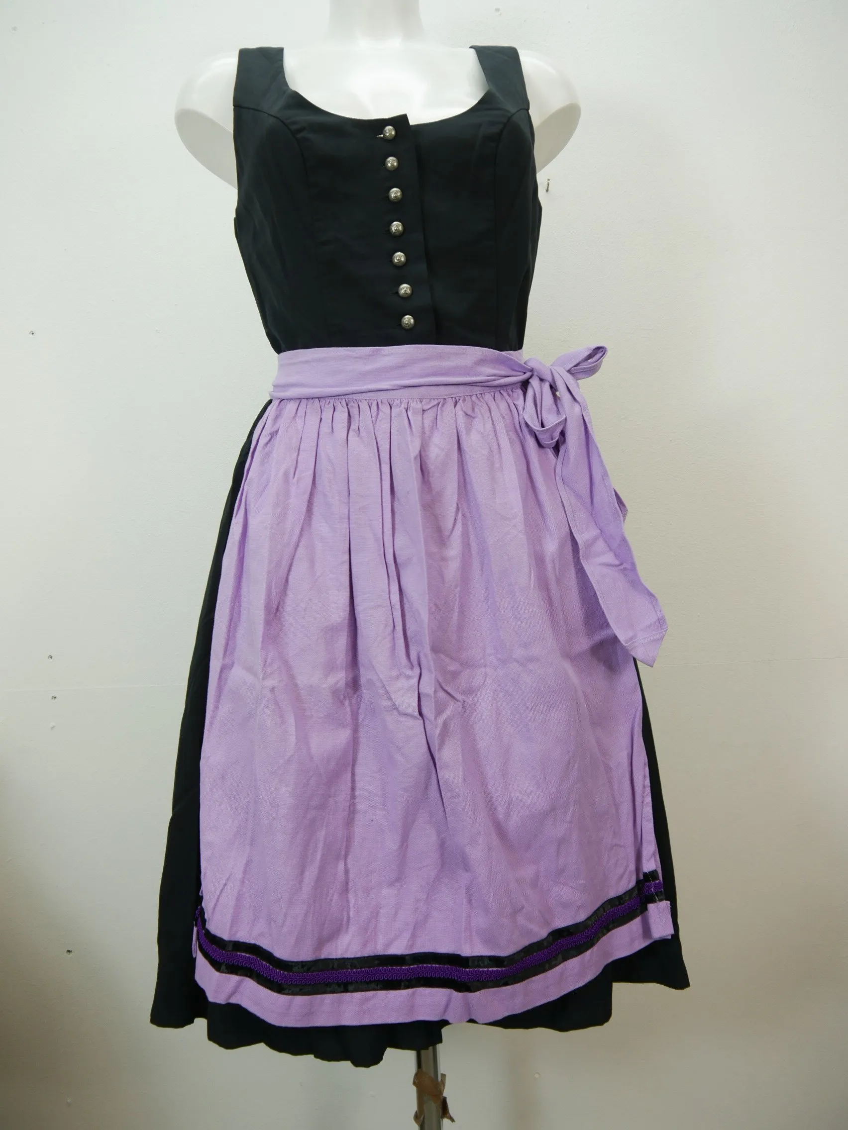 Original Isola schwarz mit Wienernaht Dirndl mit Schürze Trachtenkleid Gr.38